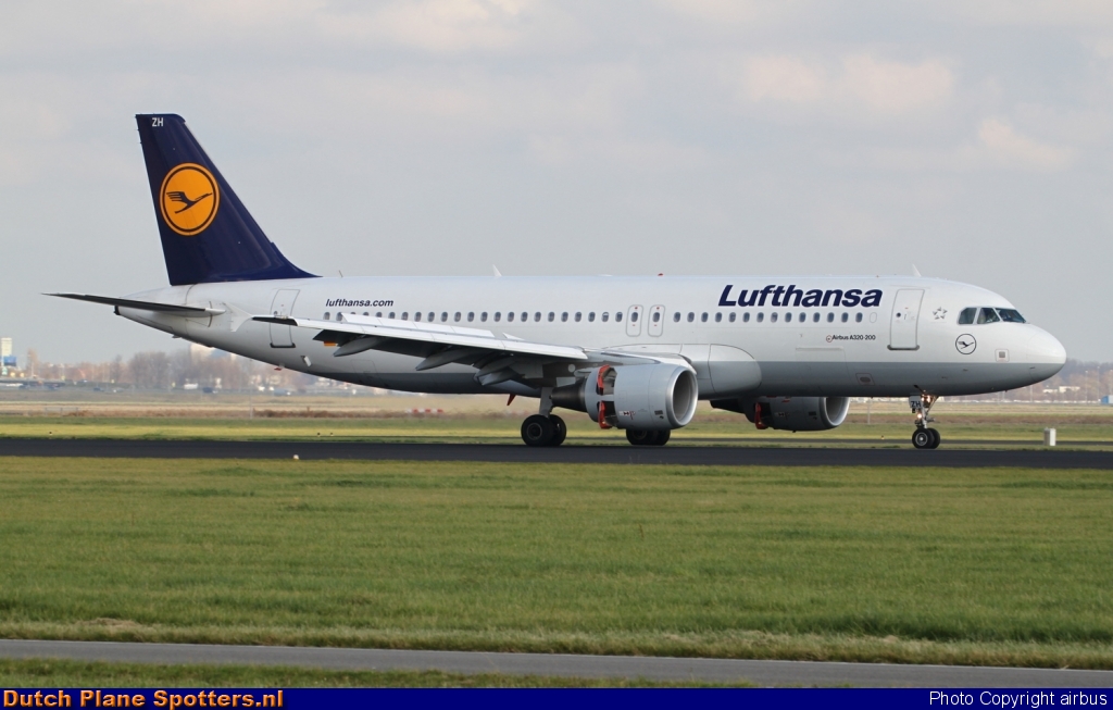 D-AIZH Airbus A320 Lufthansa by airbus