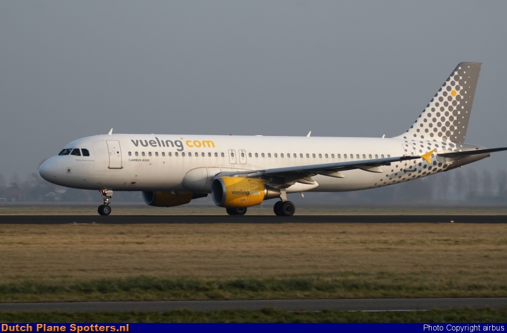 EC-KDT Airbus A320 Vueling.com by airbus