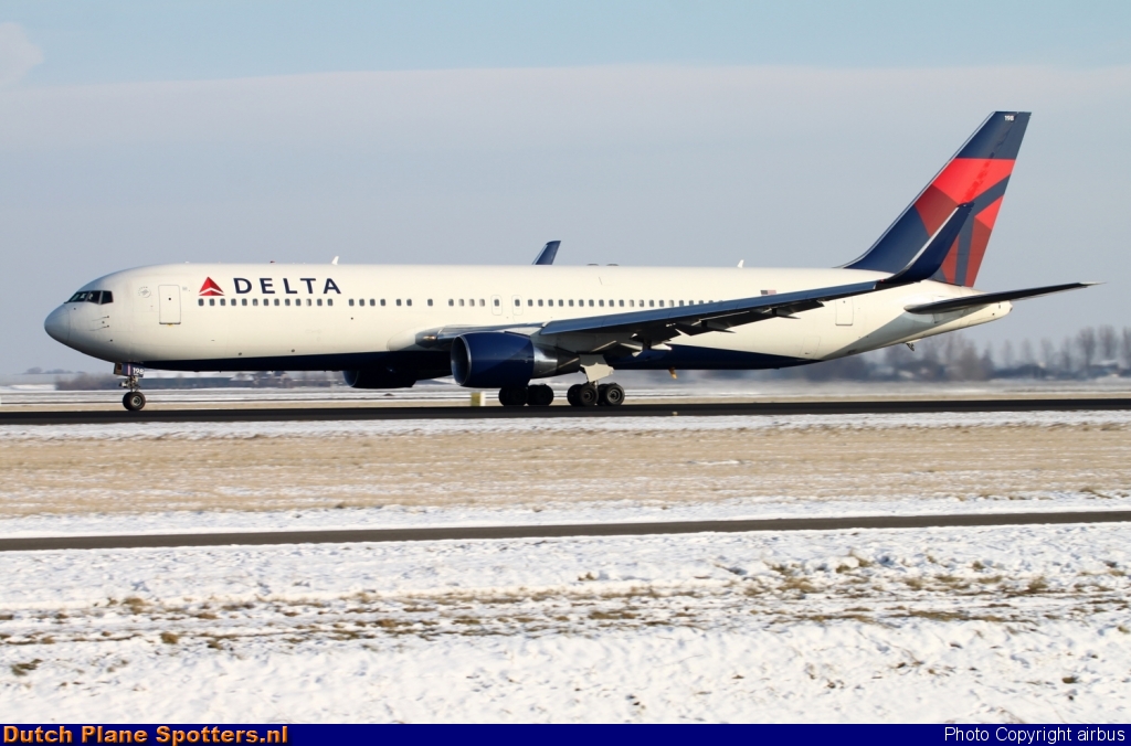 N198DN Boeing 767-300 Delta Airlines by airbus