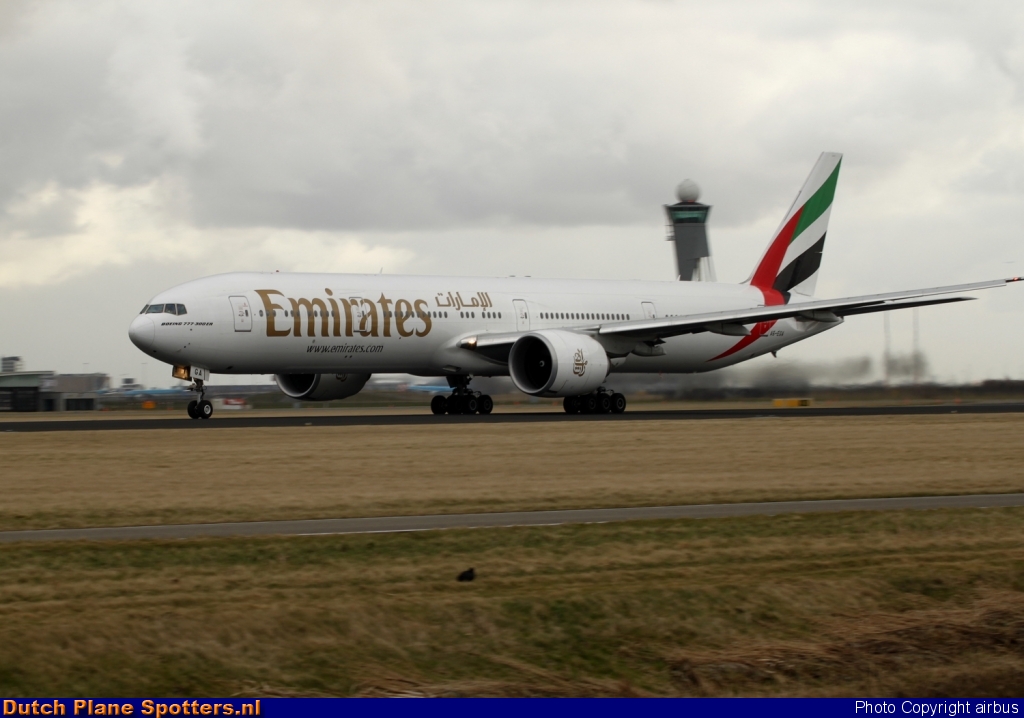 A6-EGA Boeing 777-300 Emirates by airbus