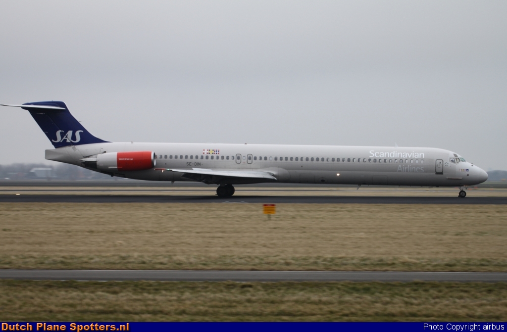 SE-DIN McDonnell Douglas MD-82 SAS Scandinavian Airlines by airbus