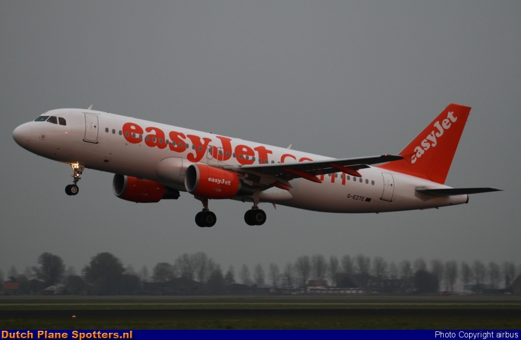 G-EZTE Airbus A320 easyJet by airbus