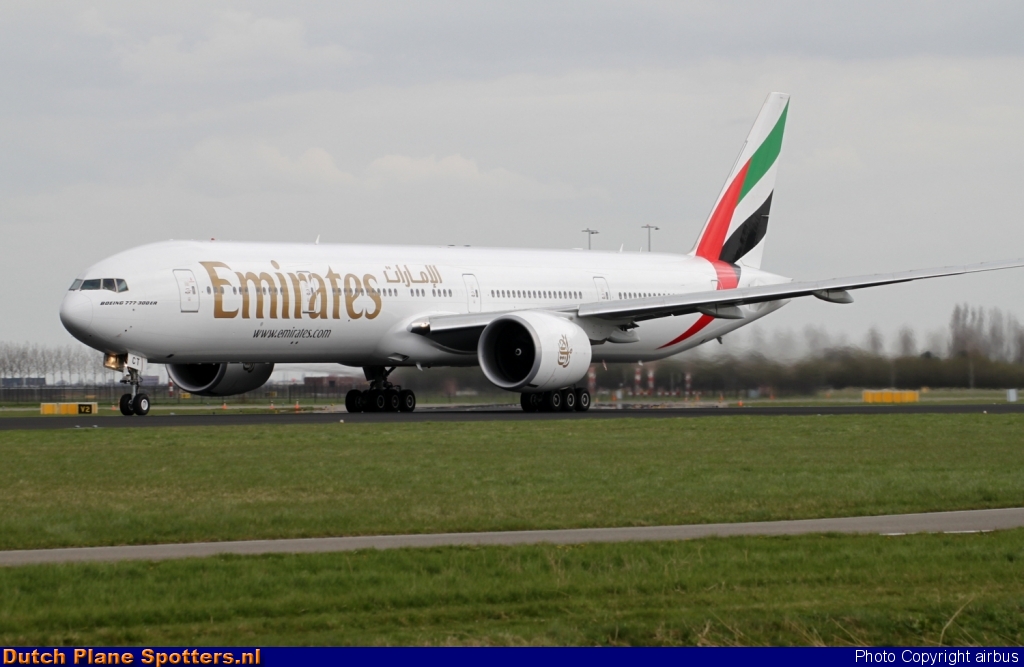 A6-ECT Boeing 777-300 Emirates by airbus