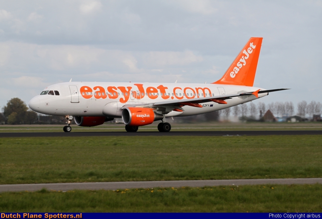 G-EZFY Airbus A319 easyJet by airbus