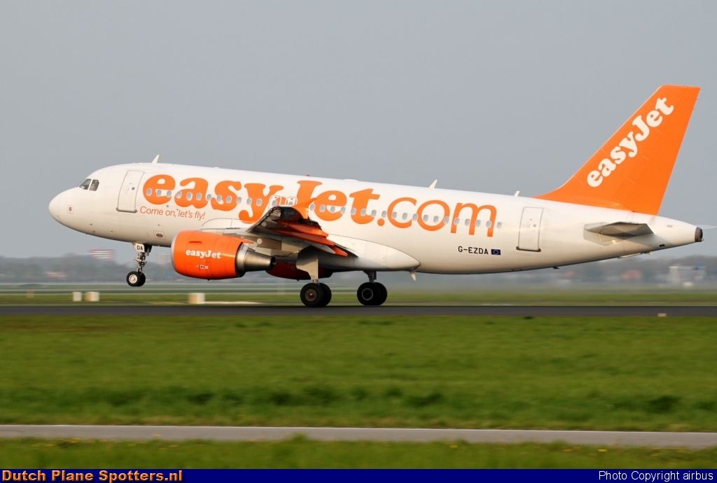 G-EZDA Airbus A319 easyJet by airbus