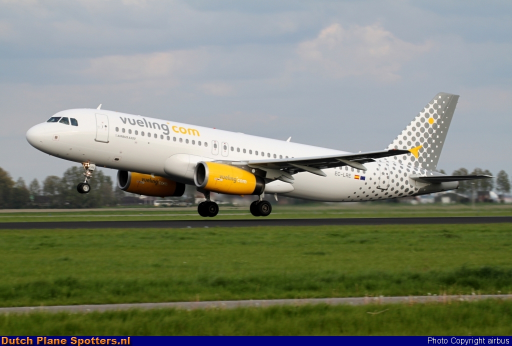 EC-LRE Airbus A320 Vueling.com by airbus