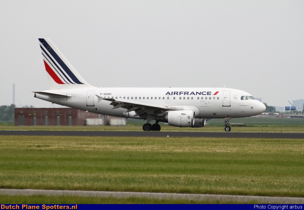 F-GUGH Airbus A318 Air France by airbus