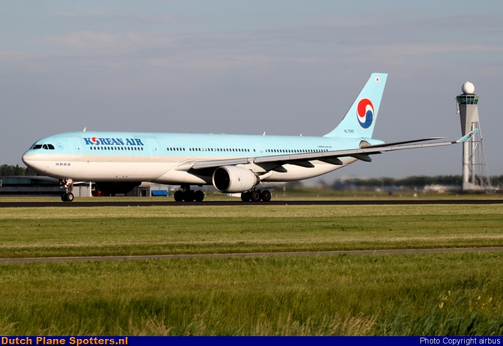 HL7585 Airbus A330-300 Korean Air by airbus