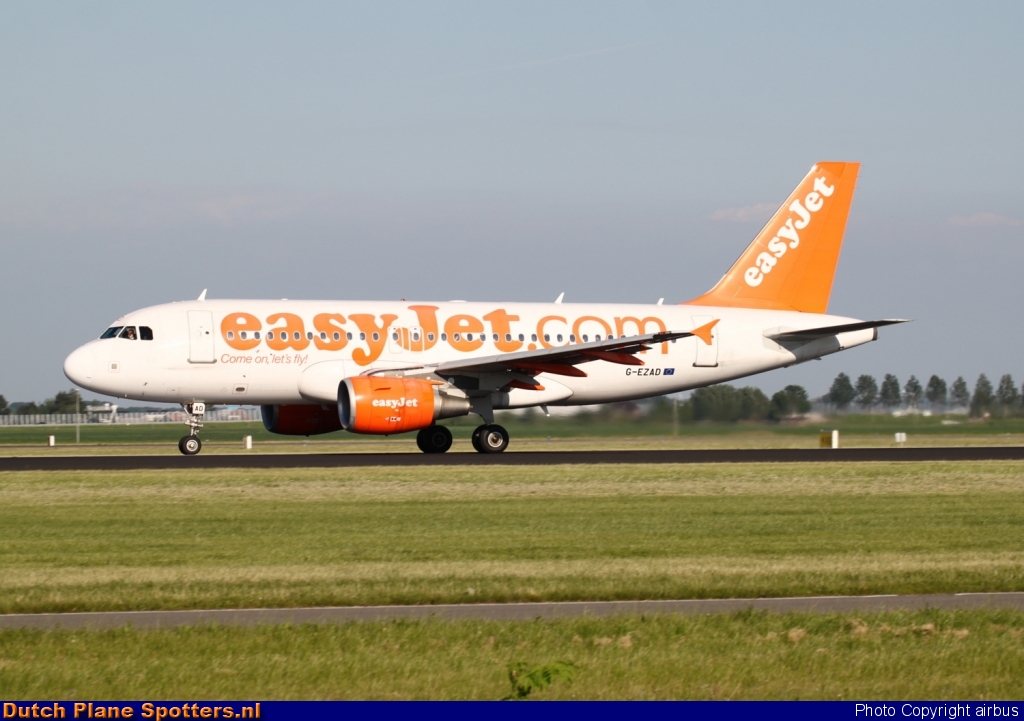 G-EZAD Airbus A319 easyJet by airbus