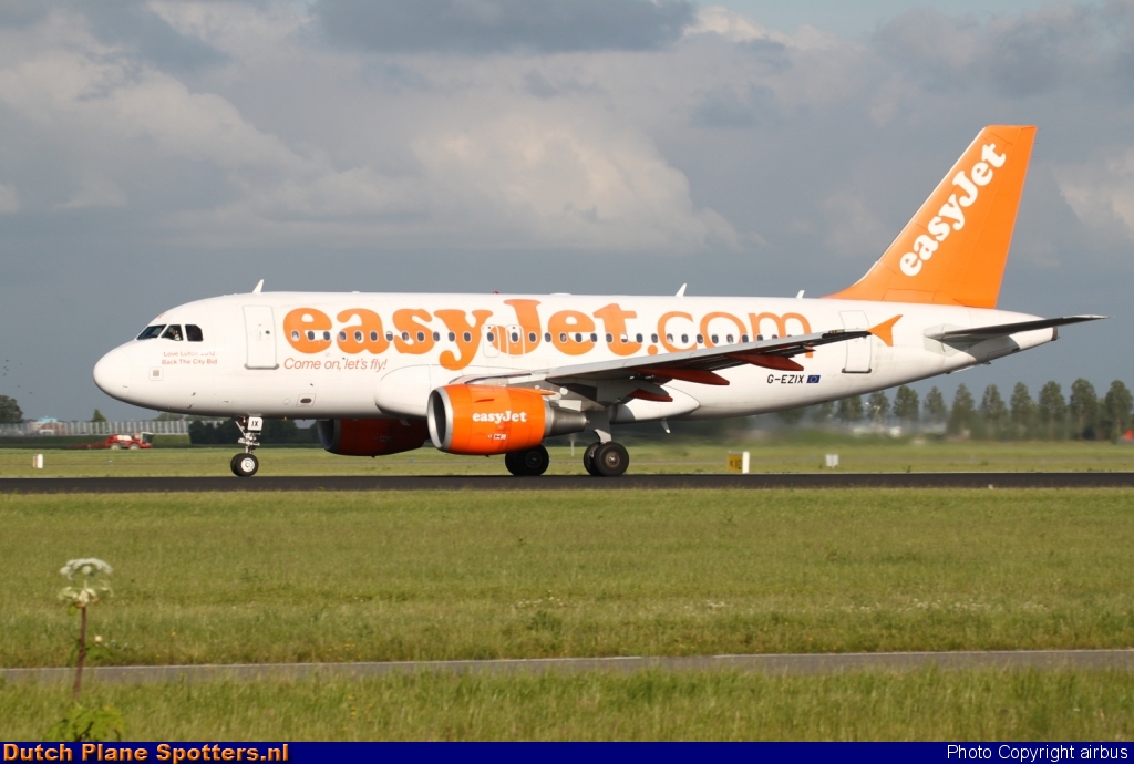 G-EZIX Airbus A319 easyJet by airbus