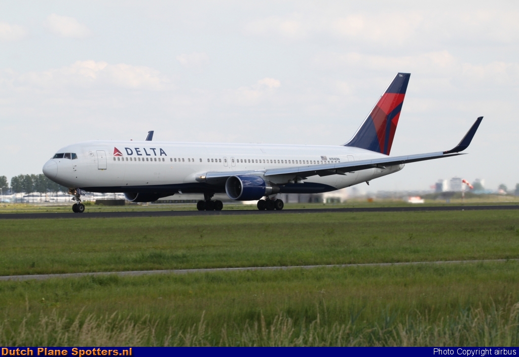 N194DN Boeing 767-300 Delta Airlines by airbus