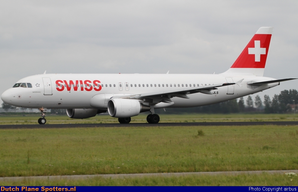 HB-JLS Airbus A320 Swiss International Air Lines by airbus