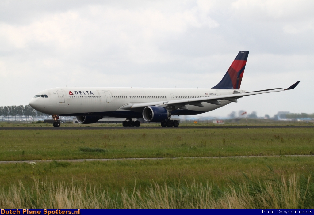 N809NW Airbus A330-300 Delta Airlines by airbus