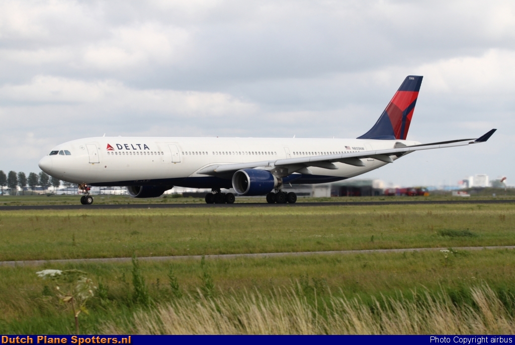 N805NW Airbus A330-300 Delta Airlines by airbus