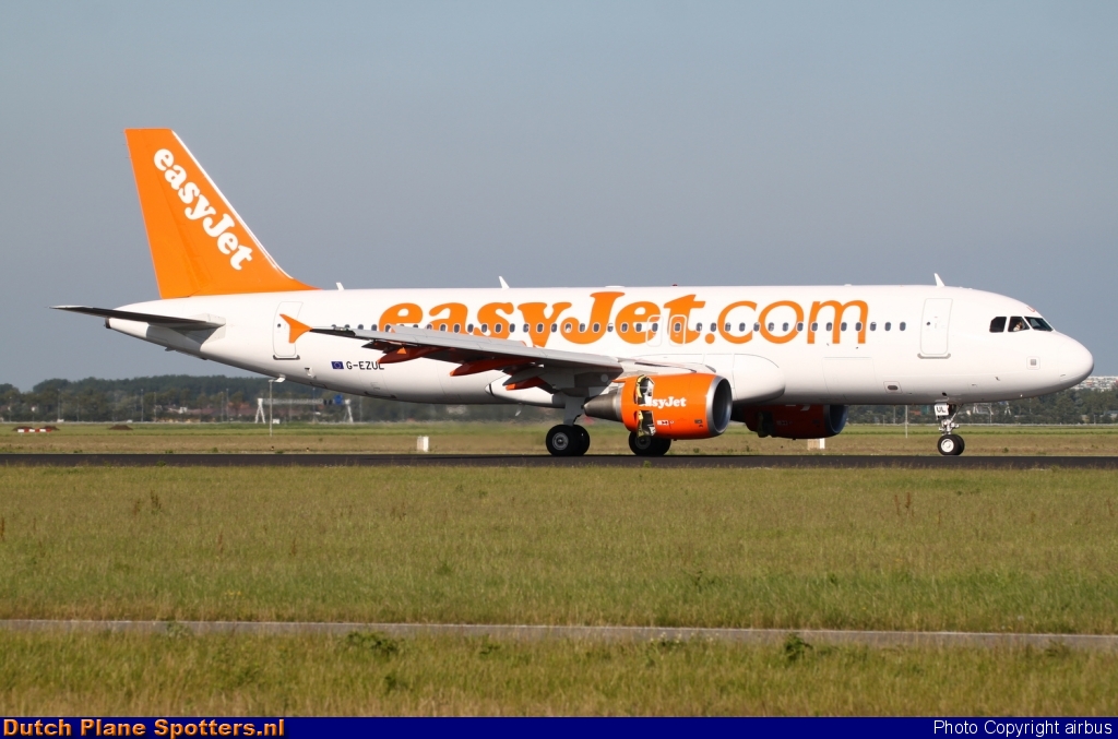 G-EZUL Airbus A320 easyJet by airbus