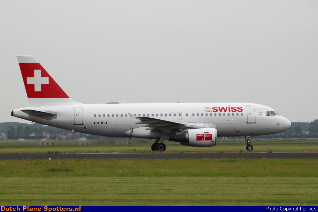 HB-IPU Airbus A319 Swiss International Air Lines by airbus
