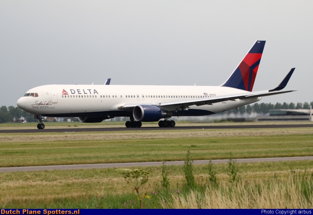 N16065 Boeing 767-300 Delta Airlines by airbus