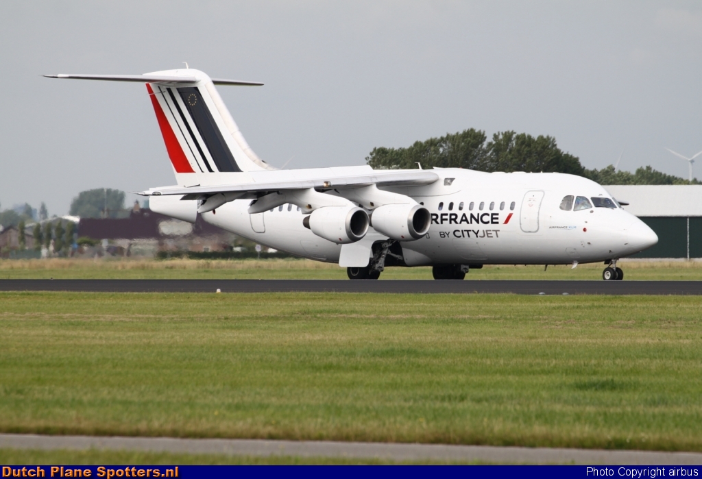EI-RJR BAe 146 Cityjet (Air France) by airbus