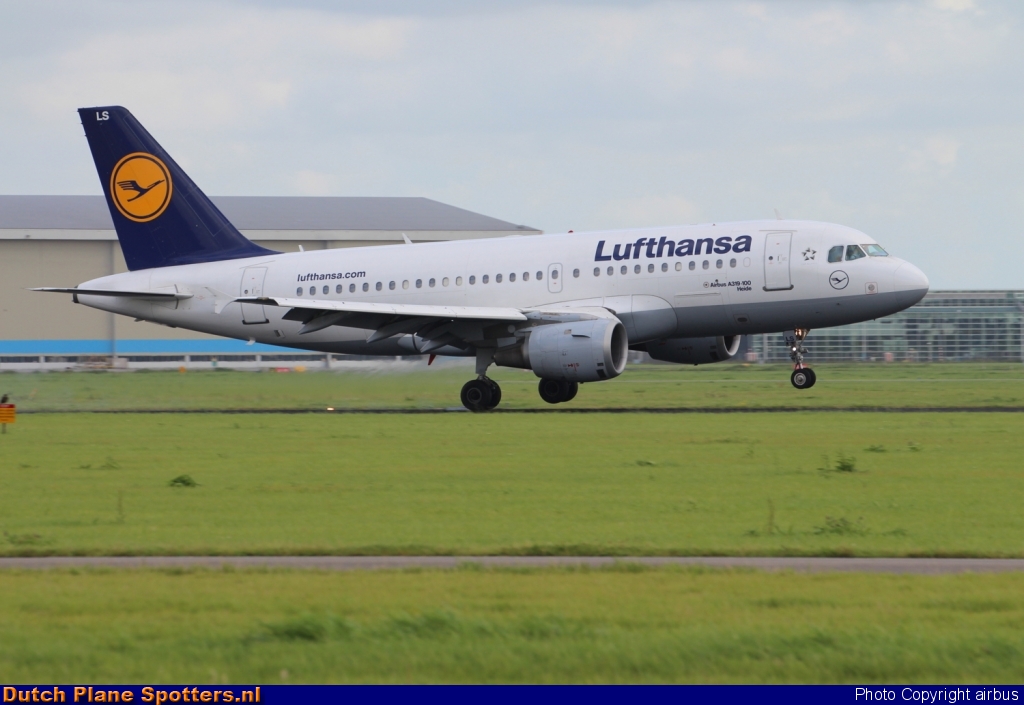 D-AILS Airbus A319 Lufthansa by airbus