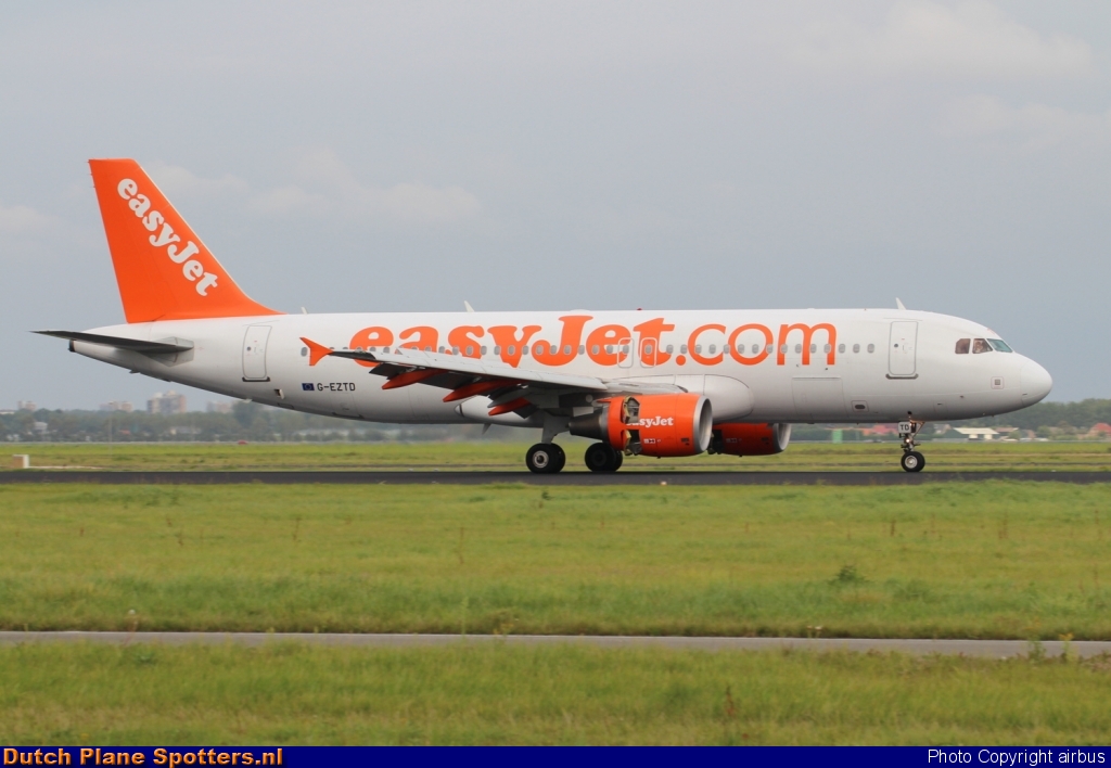 G-EZTD Airbus A320 easyJet by airbus