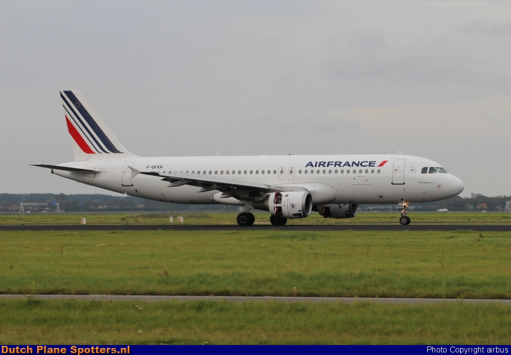 F-GFKR Airbus A320 Air France by airbus