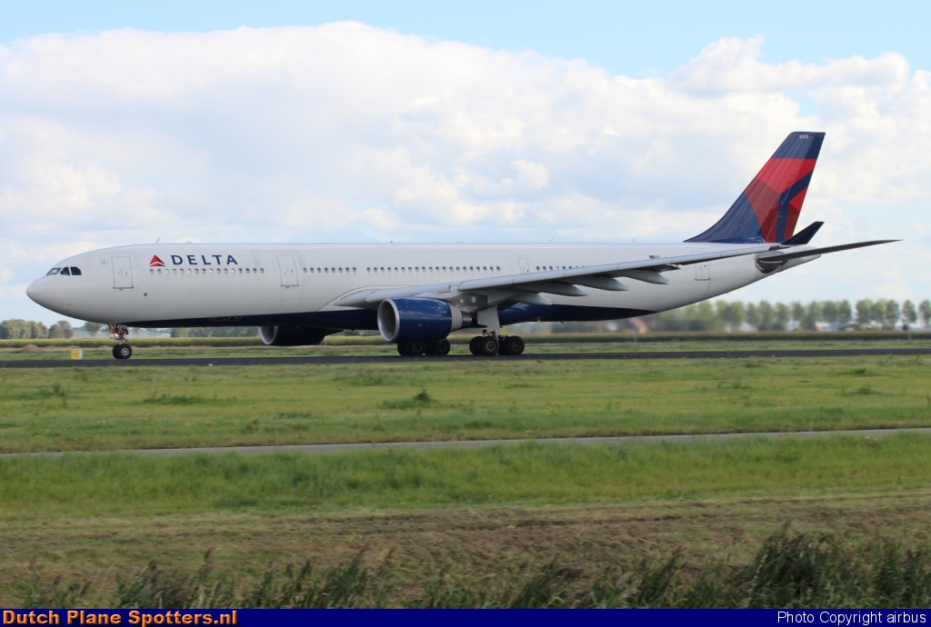N813NW Airbus A330-200 Delta Airlines by airbus