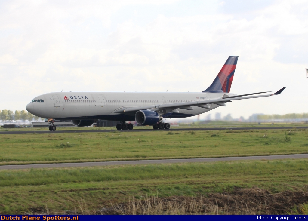 N810NW Airbus A330-300 Delta Airlines by airbus