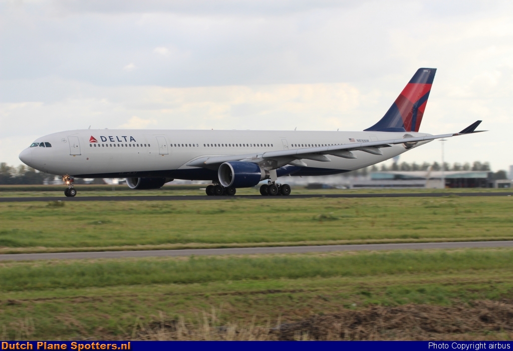 N816NW Airbus A330-300 Delta Airlines by airbus