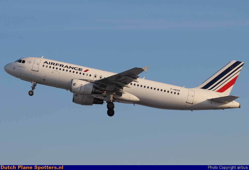 F-HEPB Airbus A320 Air France by airbus