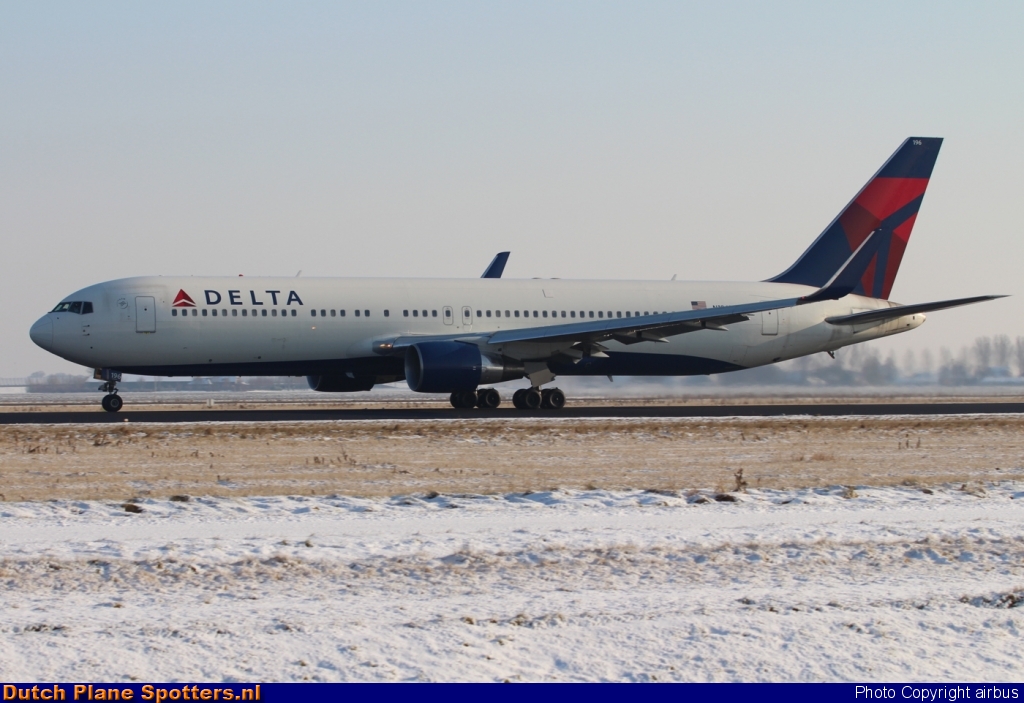 N196DN Boeing 767-300 Delta Airlines by airbus