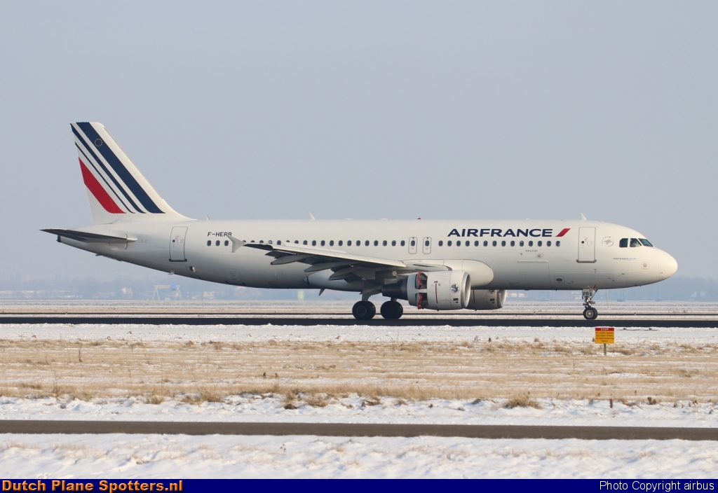 F-HEPB Airbus A320 Air France by airbus