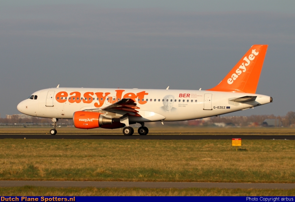 G-EZEZ Airbus A319 easyJet by airbus