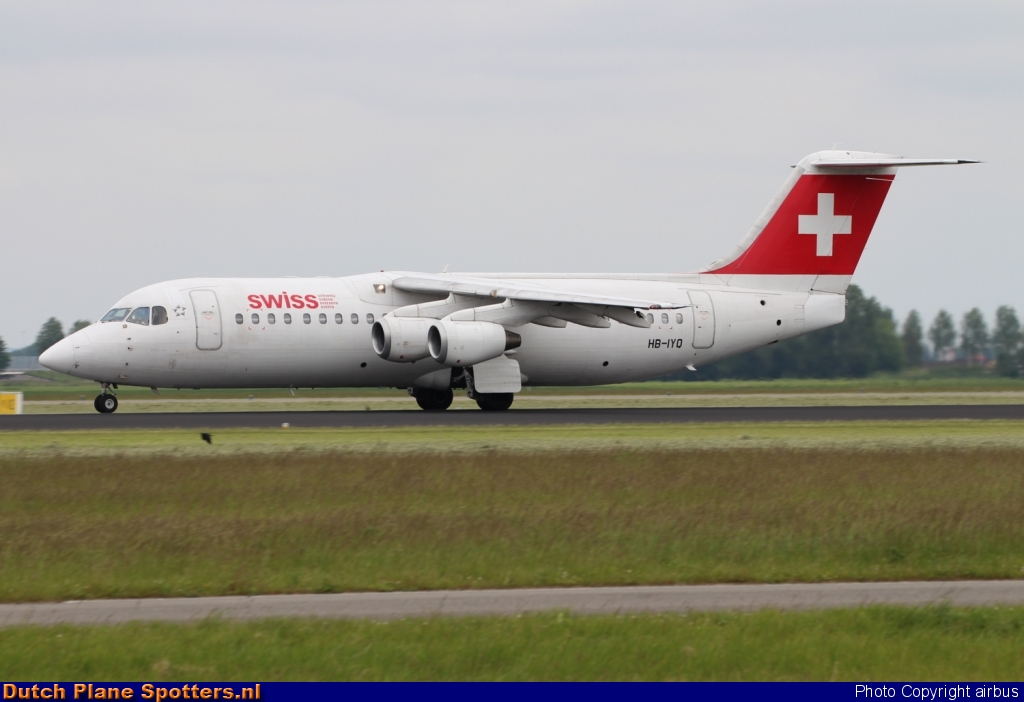 HB-IYQ BAe 146 Swiss International Air Lines by airbus