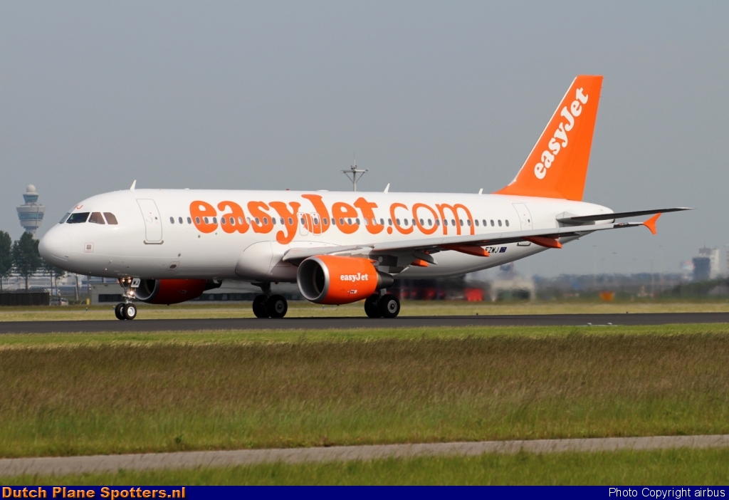 G-EZWJ Airbus A320 easyJet by airbus