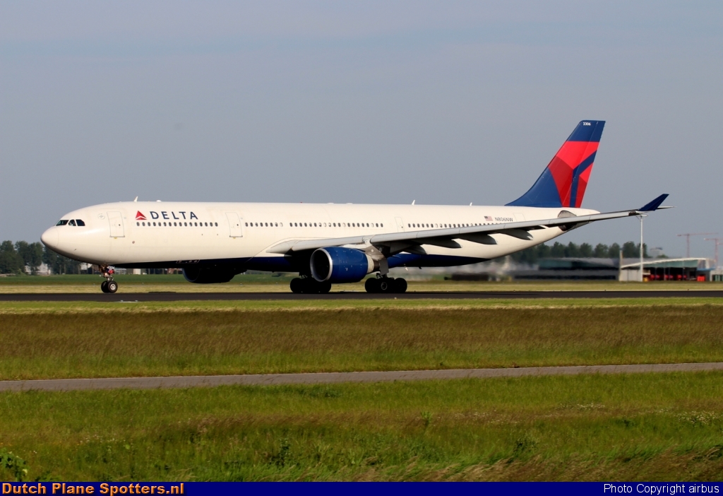 N806NW Airbus A330-200 Delta Airlines by airbus