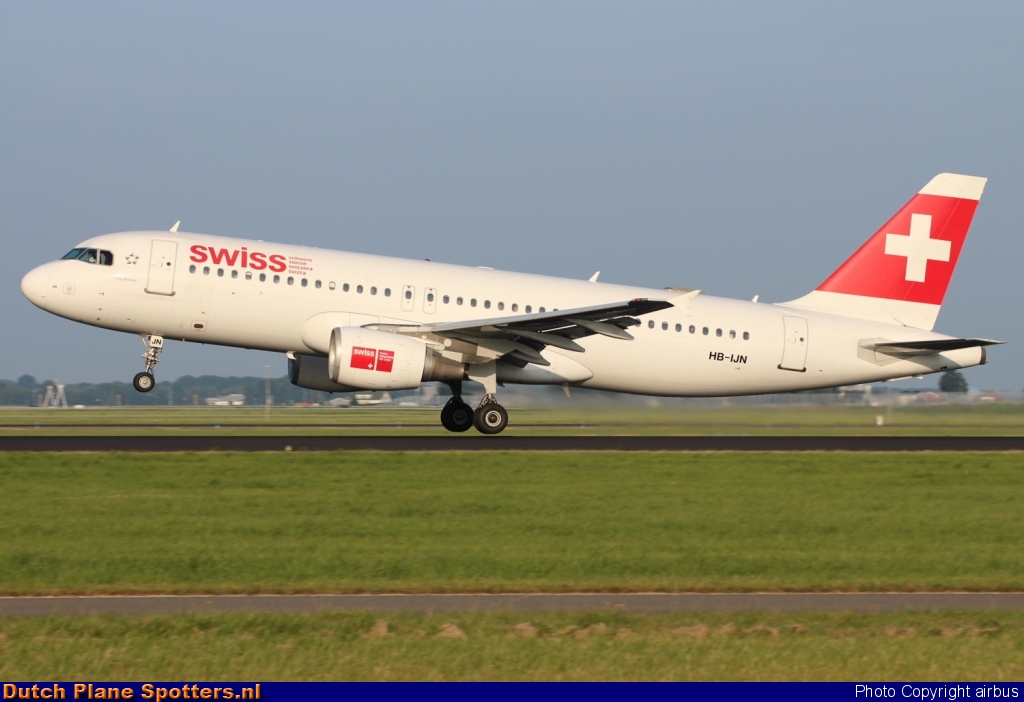 HB-IJN Airbus A320 Swiss International Air Lines by airbus
