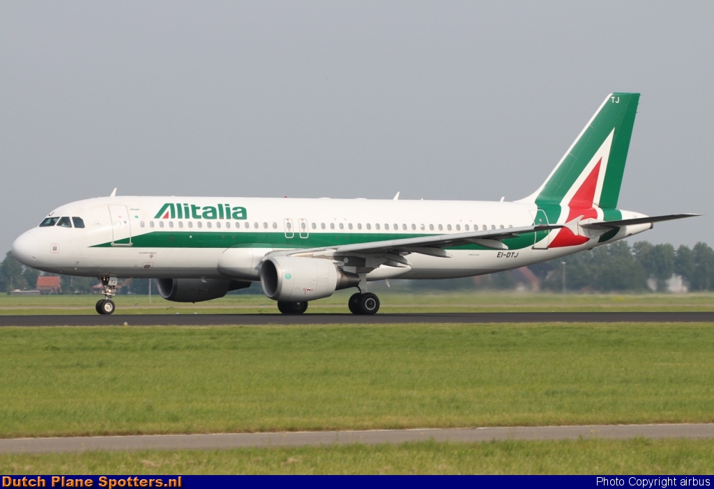 EI-DTJ Airbus A320 Alitalia by airbus