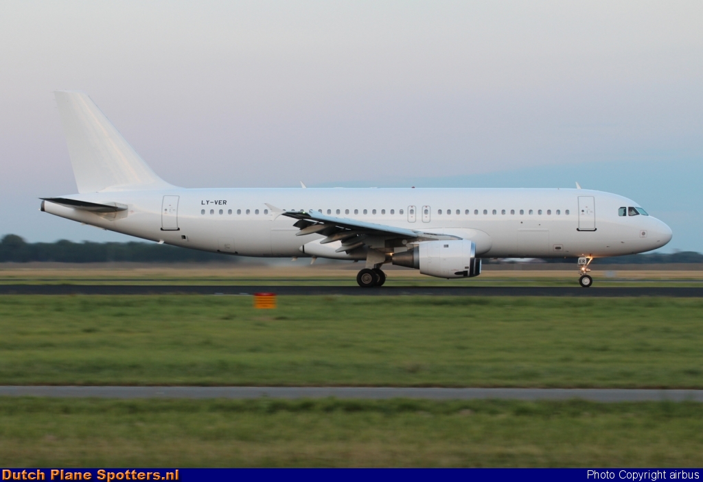 LY-VER Airbus A320 Avion Express by airbus