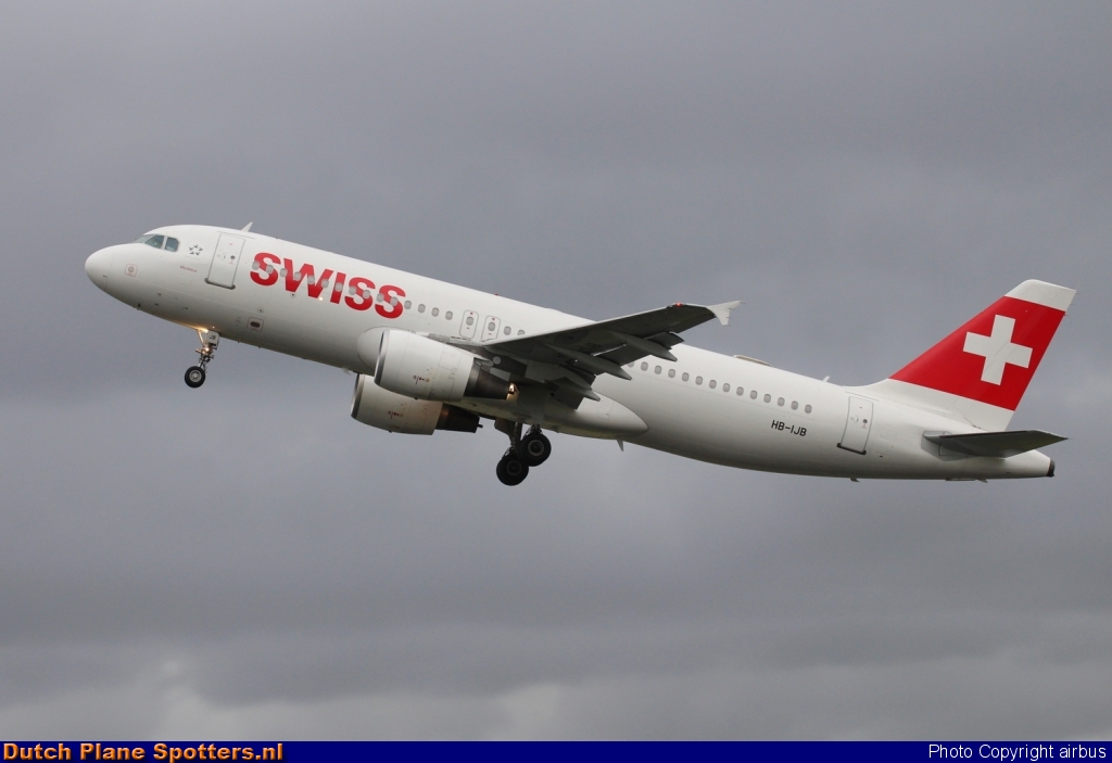 HB-IJB Airbus A320 Swiss International Air Lines by airbus