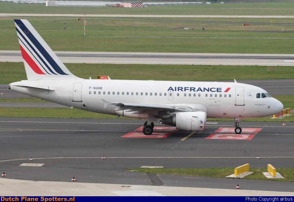 F-GUGB Airbus A318 Air France by airbus