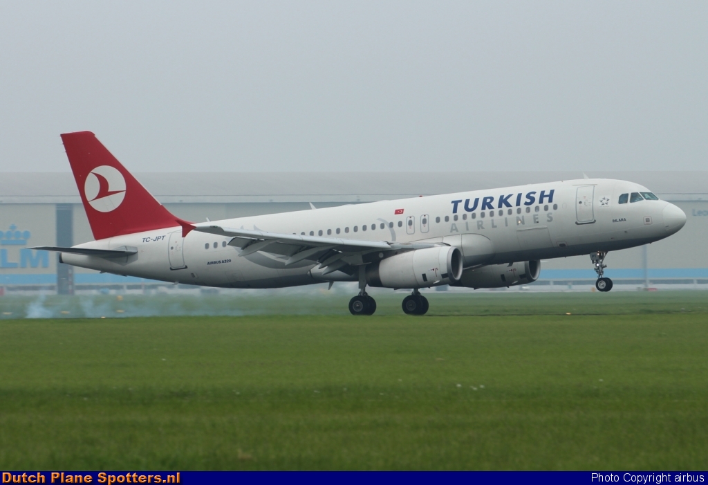 TC-JPT Airbus A320 Turkish Airlines by airbus