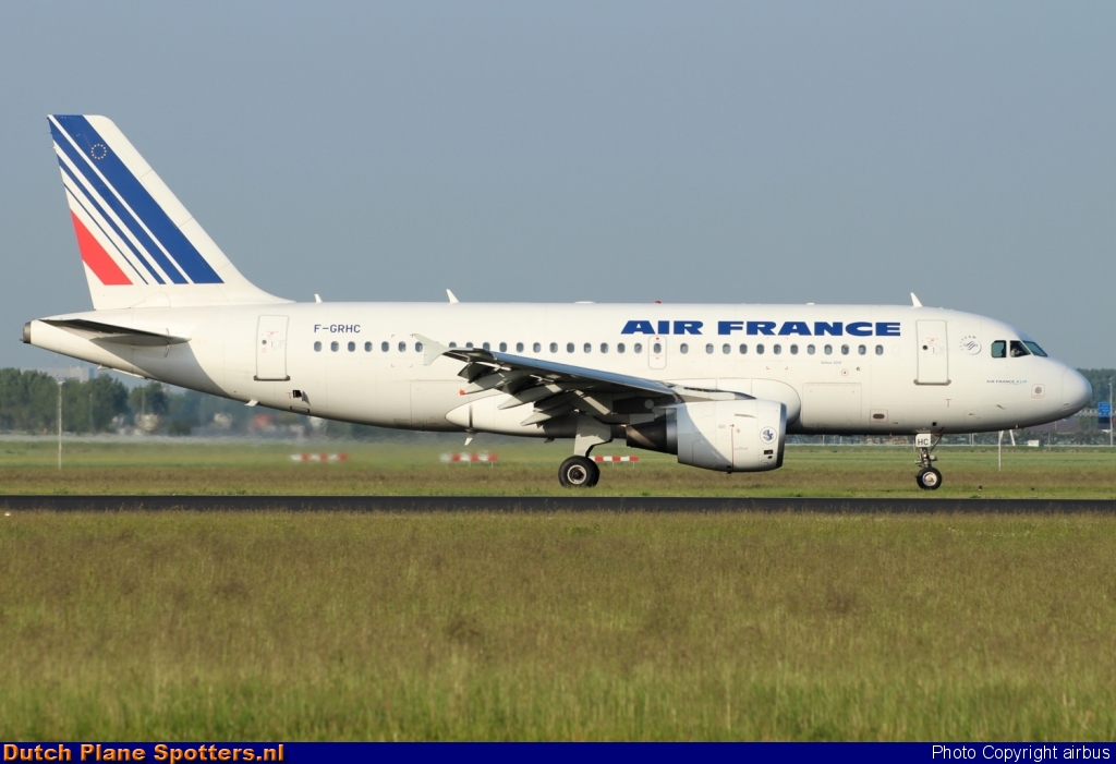 F-GRHC Airbus A319 Air France by airbus