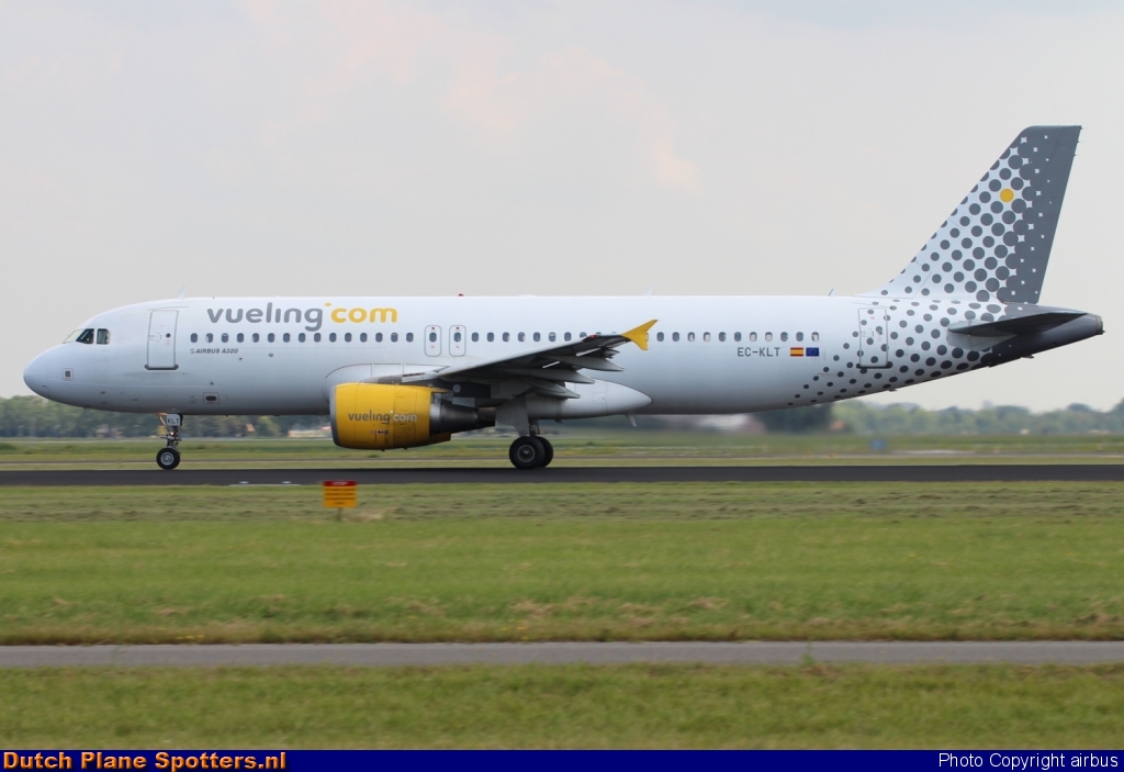 EC-KLT Airbus A320 Vueling.com by airbus