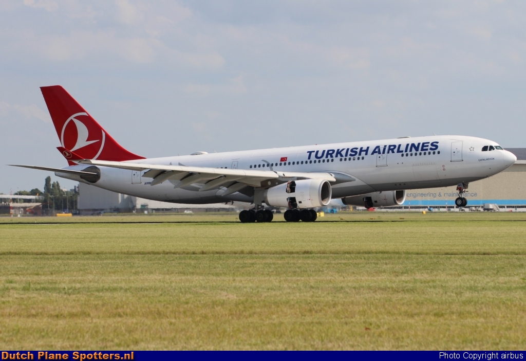 TC-JNV Airbus A330-200 Turkish Airlines by airbus