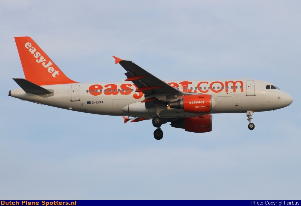 G-EZIJ Airbus A319 easyJet by airbus