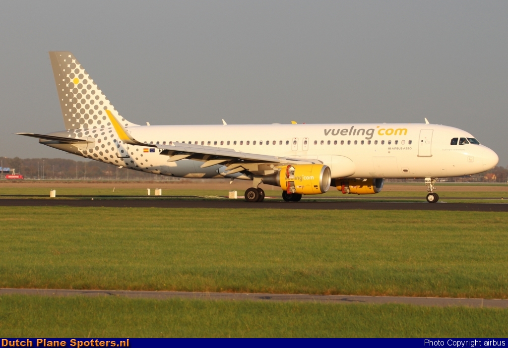 EC-MAN Airbus A320 Vueling.com by airbus