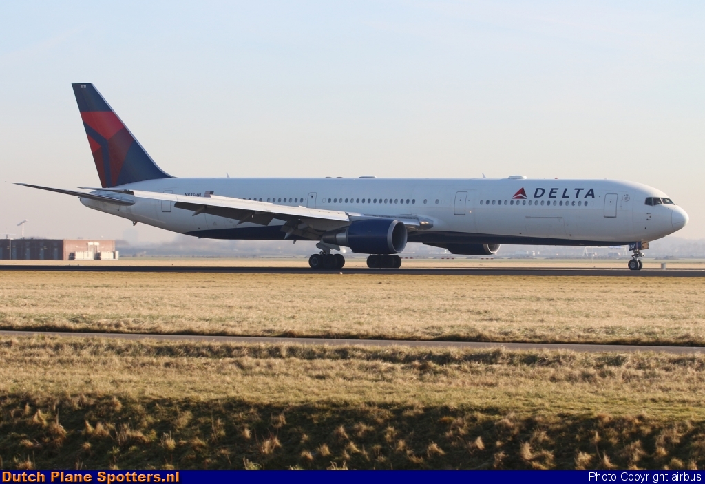 N835MH Boeing 767-400 Delta Airlines by airbus