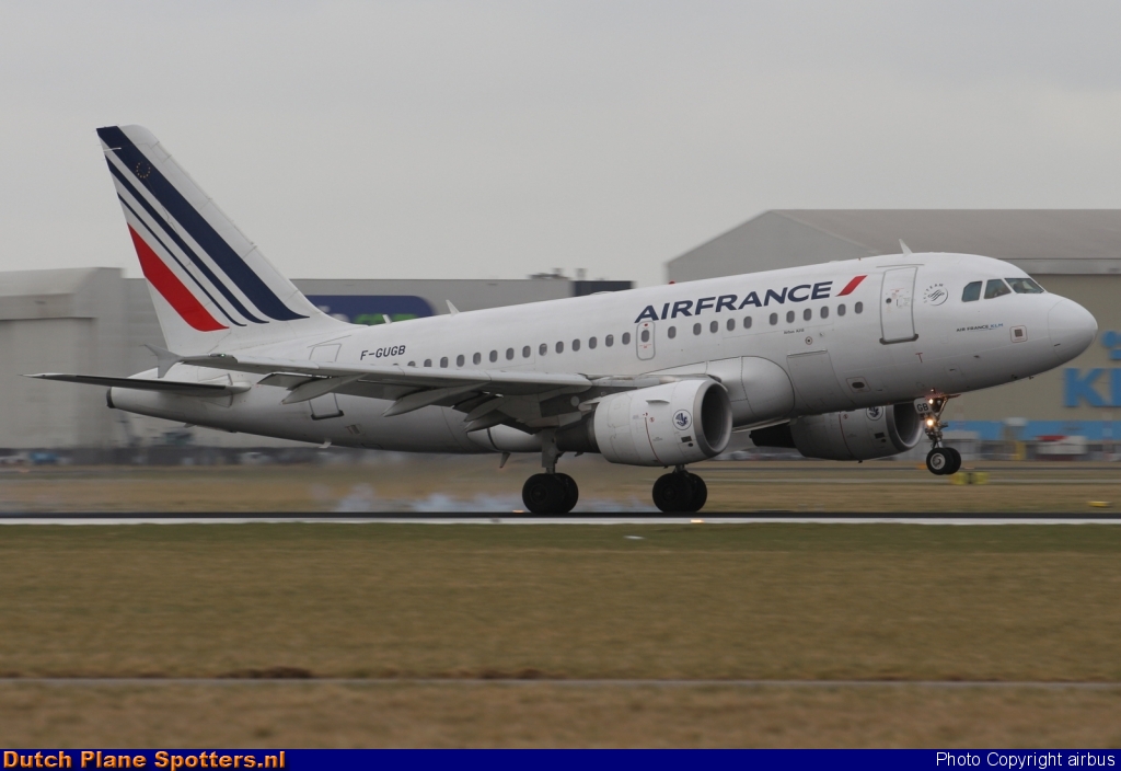 F-GUGB Airbus A318 Air France by airbus