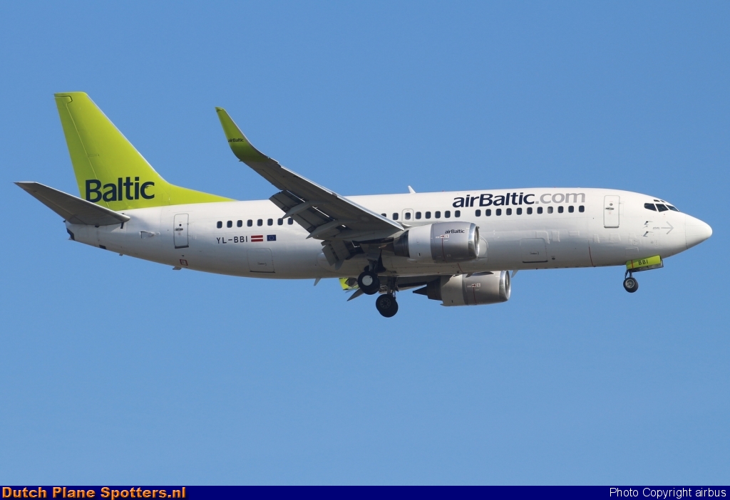 YL-BBI Boeing 737-300 Air Baltic by airbus