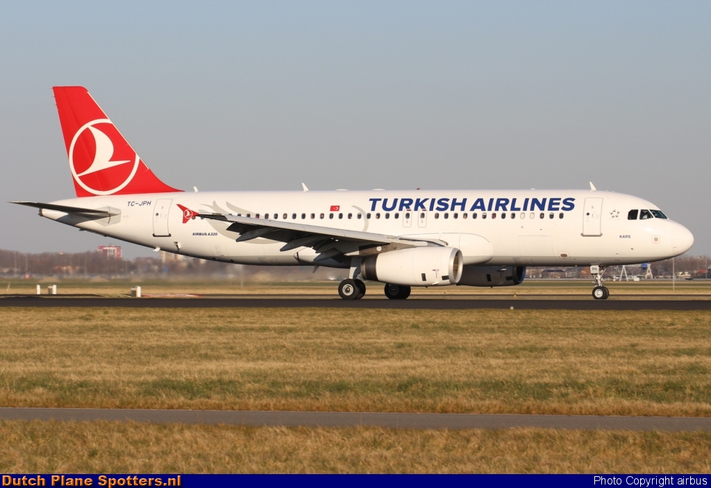 TC-JPH Airbus A320 Turkish Airlines by airbus
